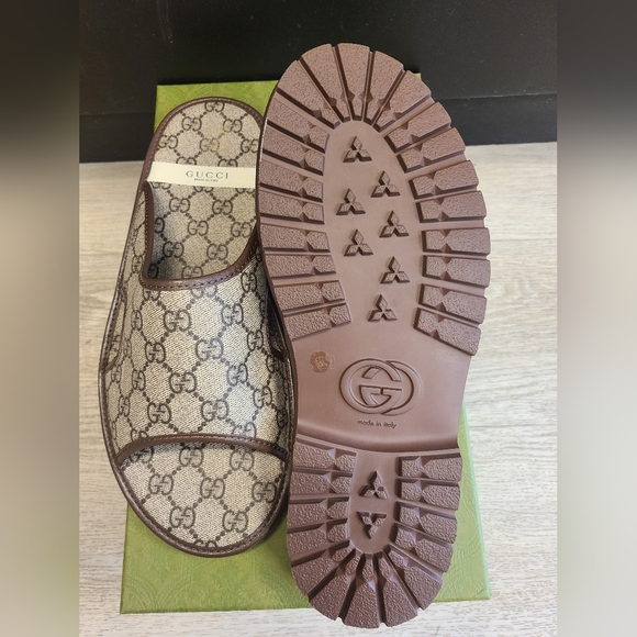 Gucci Brown Mules with Signature Style
